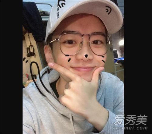 ������Ϊʲô��ô�� ������Ů������˭��������΢����Ƭ