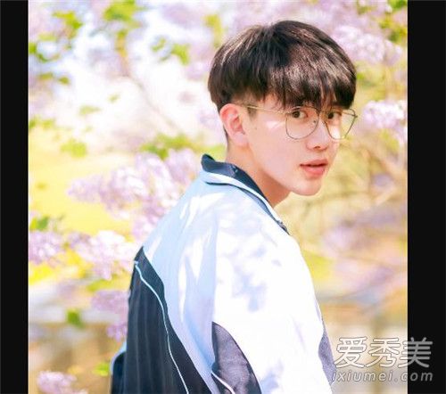 ������Ϊʲô��ô�� ������Ů������˭��������΢����Ƭ