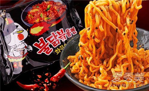 死神辣条是什么颜色 死神辣条和火鸡面哪个辣