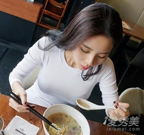青春期女生胸能揉大吗 青春期女生怎么揉胸