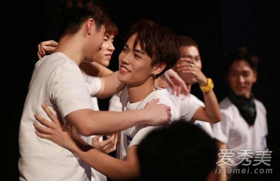 ż����ϰ���ȳ����������ϼ�ͥ���� �ȳ�������������΢����ַ