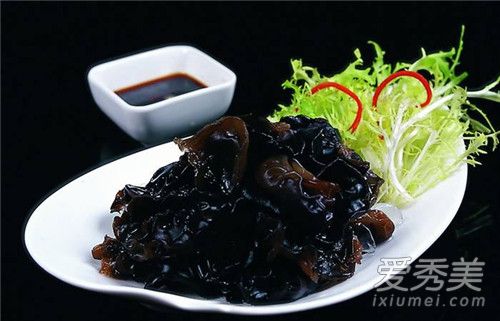 云耳是什么 云耳的功效与作用及食用方法