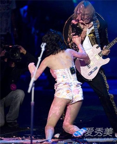 һ��Ů������ץ��˲����Ϯ �����˺�����