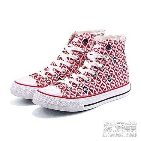 匡威高帮鞋带绑到后面 匡威高帮怎么系鞋带好看