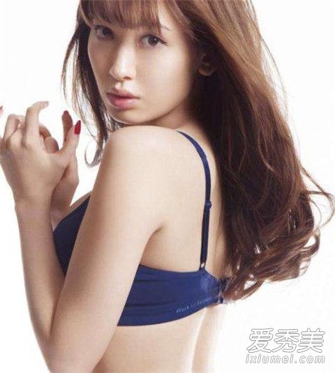 �ձ�23��Ů����⡰��һ���顱 �����ؾ����ǰ�Ħ