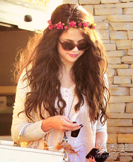 赛琳娜告白霉霉是怎么回事 赛琳娜和霉霉是什么关系