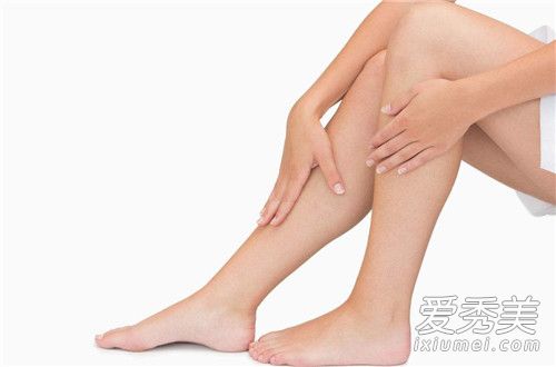 女生膝盖淤青是什么梗 女生膝盖淤青是什么意思