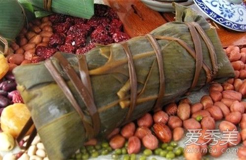 真空粽子要开袋子煮吗 真空粽子是煮还是蒸