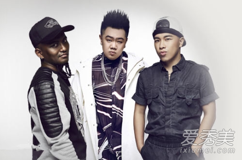 抖音再见我的爱呀忘了saygoodbye是什么歌 我的天空歌词