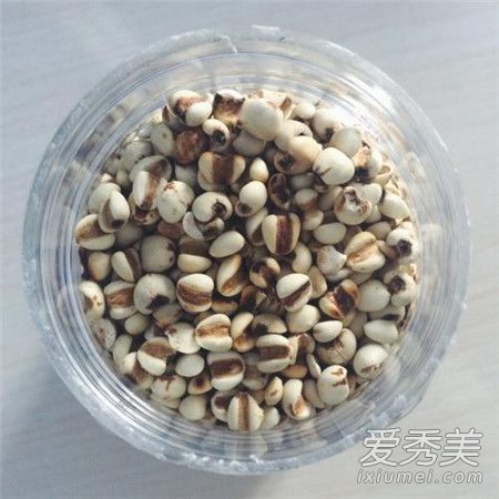 除湿薏米炒还是不炒 薏米炒熟泡水喝的功效