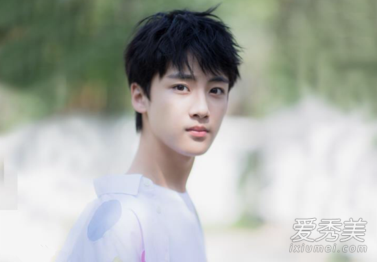 天坑鹰猎小丁扮演者是谁 天坑鹰猎小丁是谁演的
