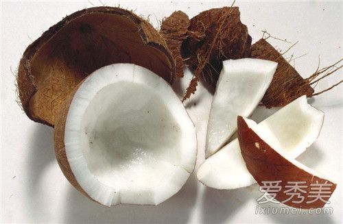 椰子片适合做零食吗 椰子片热量高吗