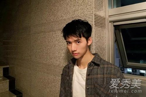 青春有你邓超元是谁 邓超元个人资料简介及家世