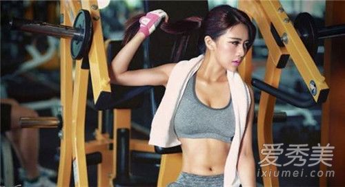 如何打造诱人的马甲线 这两项运动适合练习马甲线