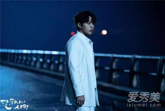 ����һ�εİ���Ƭβ�� ����һ�εİ���ڰ˼���βӢ�ĸ��ʲô