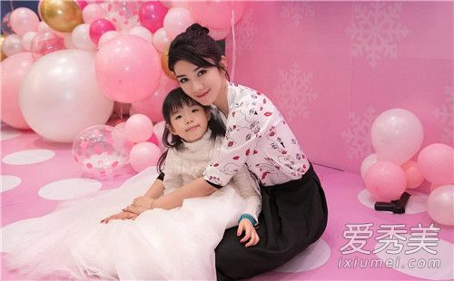 黄奕回忆女儿被夺 这到底是怎么回事