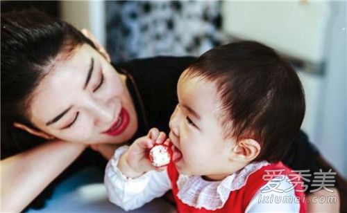 黄奕回忆女儿被夺 这到底是怎么回事