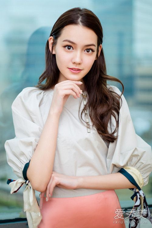 李诗颖是Angelababy旗下的艺人吗 李诗颖个人资料背景介绍