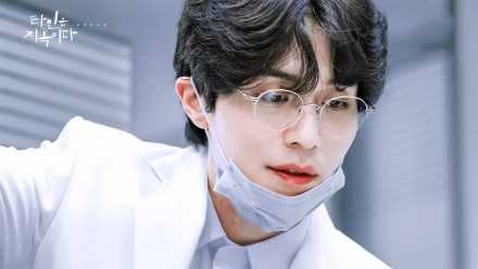 ���˼����������� �Դ��ں�ɫ�ŵ����ٶ�ƾ��ֵȦ�ۣ�