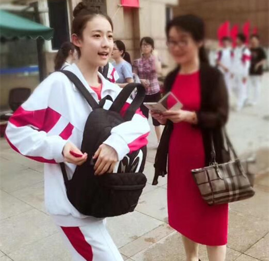 ������Ҿ����� �˴���У��������������ϼ�ͥ�������