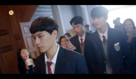 żȻ���ֵ�һ��������˭���ݵ� �����߽��´�������Ͻ���