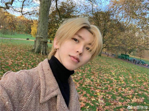 ��������Ӣ��������ʲô��� �������ĸ�ѧУ��ҵʲôѧ��