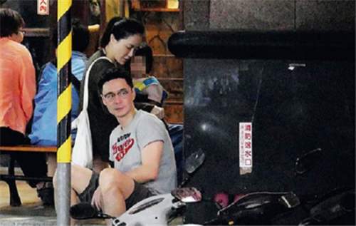 selinaǰ�������������ô���� selina��ǰ���ų���Ϊʲô���