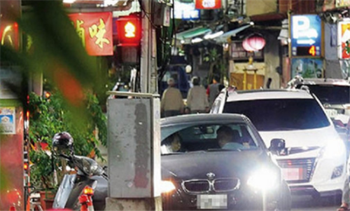 selinaǰ�������������ô���� selina��ǰ���ų���Ϊʲô���