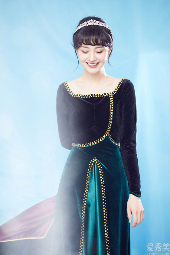 ֣ˬȫ��������ƹ�������ɫɴȹ���غ�ɫ��ȹ���������ִ��У������ֹ�������
