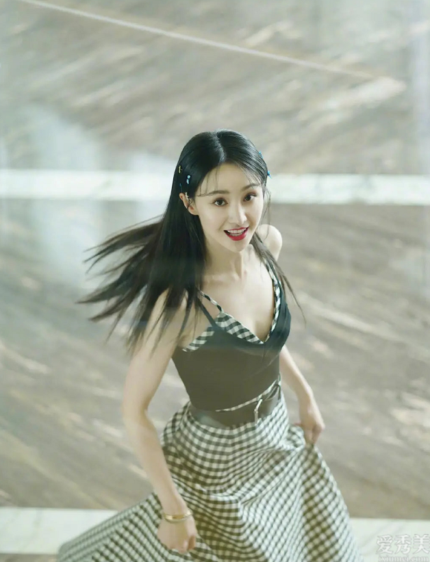 ֣ˬȫ��������ƹ�������ɫɴȹ���غ�ɫ��ȹ���������ִ��У������ֹ�������