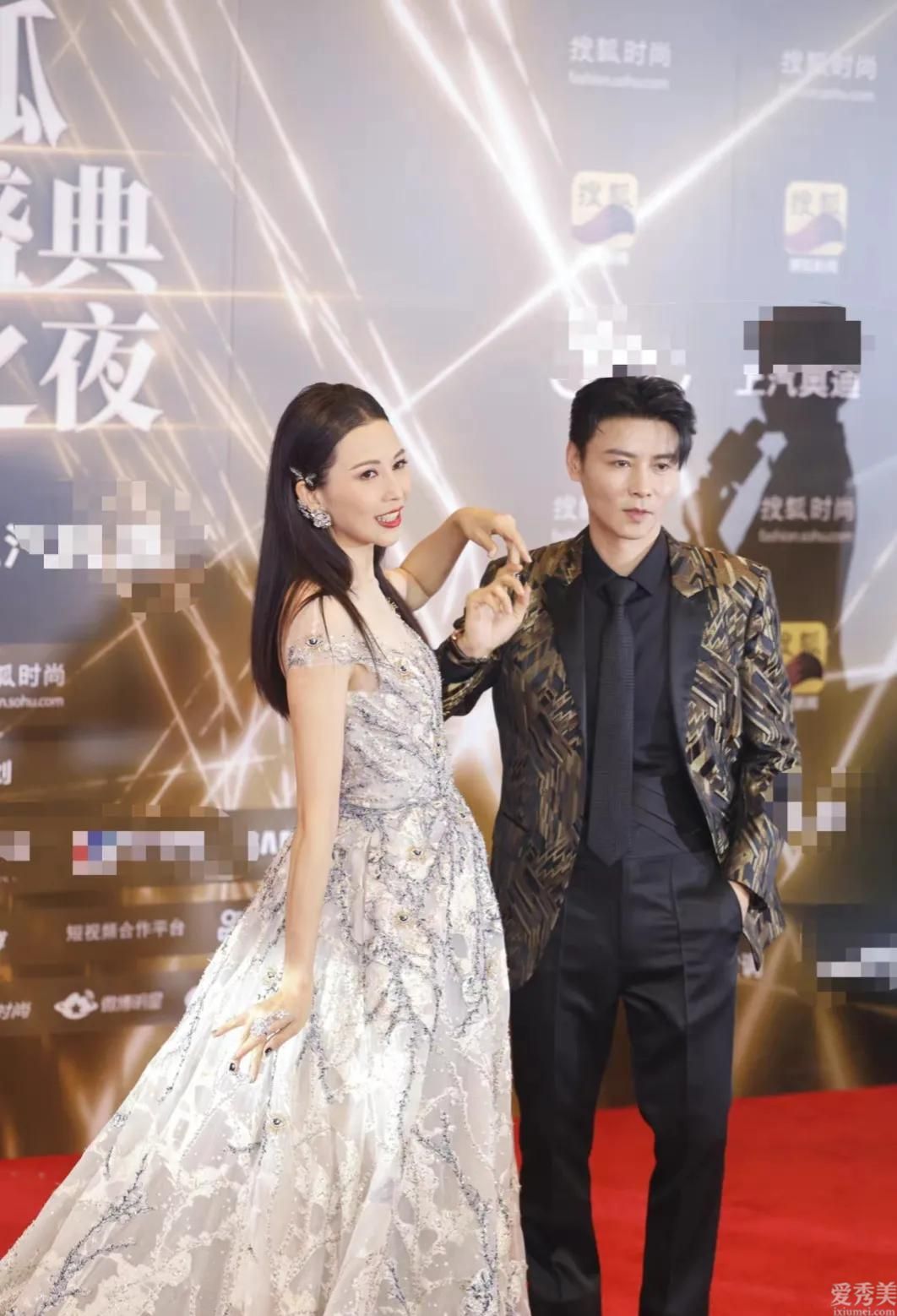 �Ѻ�ʢ�᣺Angelababy��ѹ������֥��������¦���촩�����ߺ�̺