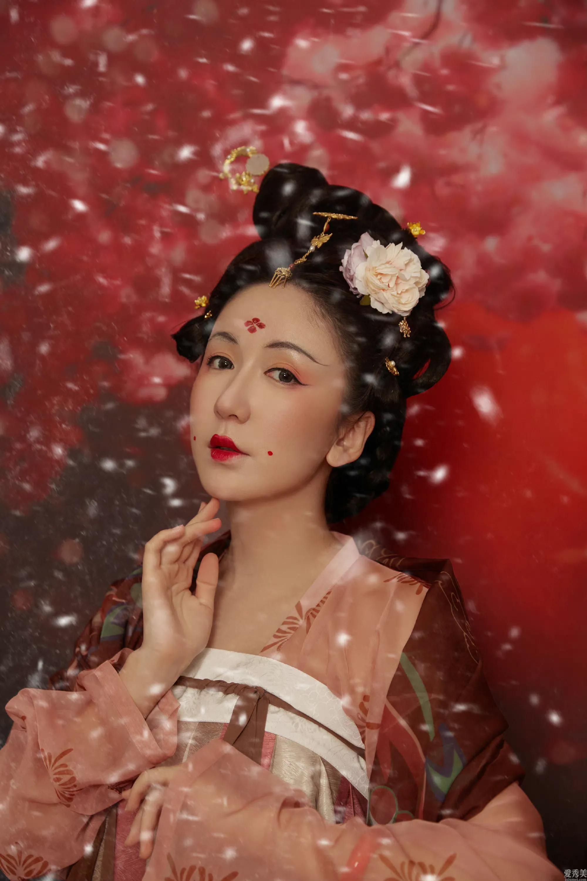 �Ѻ�ʢ�᣺Angelababy��ѹ������֥��������¦���촩�����ߺ�̺