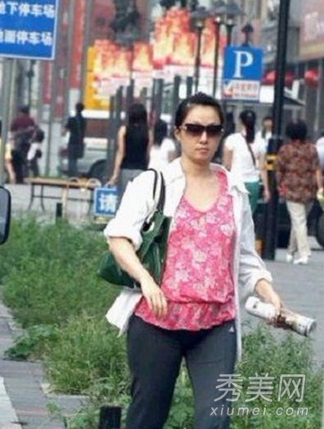 曝光十位大牌女星街拍不雅照