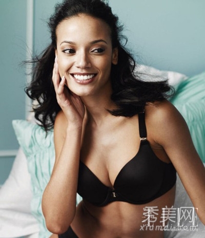 世间顶级尤物 全球10个最美胸部