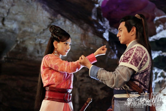 《新白发魔女传》被吐槽 马苏笑谈吻戏