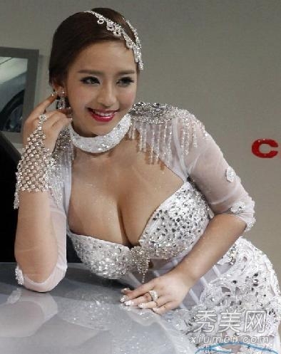 8��լ��Ů����¶ƴ�� ˭�ֵܵ��ջ�