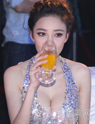 2012十大美胸排行榜出炉 谁是人间胸器?