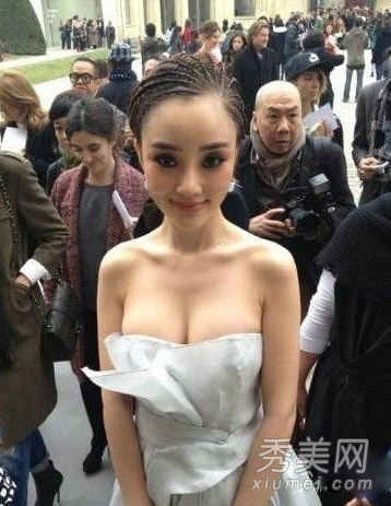 盘点2012十大胸器女星 柳岩性感豪放秀G奶