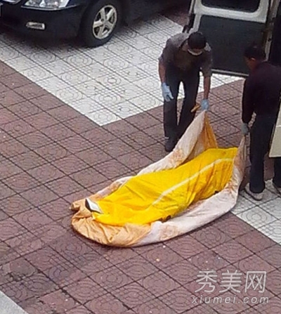 �ϲ����մ�ѧ���ָ�ʬ �а�Ůװ��������