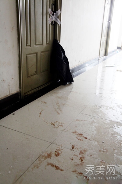 �ϲ����մ�ѧ���ָ�ʬ �а�Ůװ��������