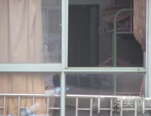 �ϲ����մ�ѧ���ָ�ʬ �а�Ůװ��������