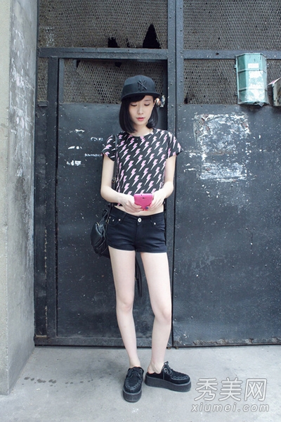 �����ʵ���¶ �̴�T�����Ը�С����