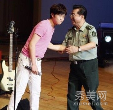 ����һ�����������Թ�ϵ��������ŭ٩