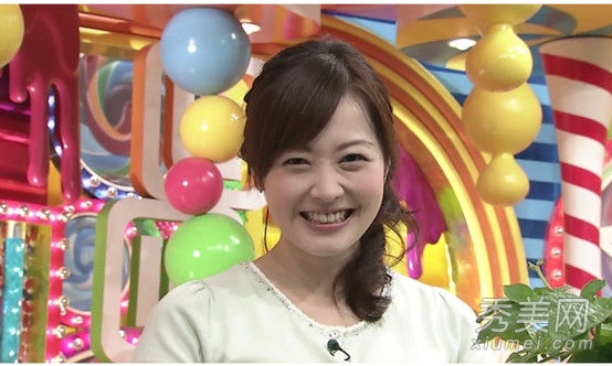 ��Ů����ˮ������������߲���Ū