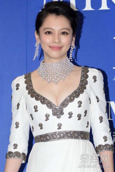 杨幂刘诗诗唐嫣 图揭女星真实罩杯