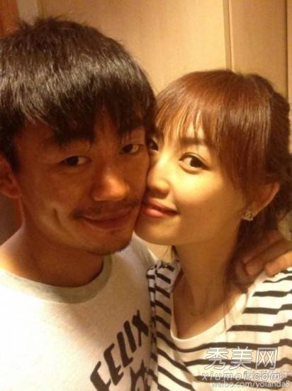 王宝强女儿正面照曝光 公园玩耍
