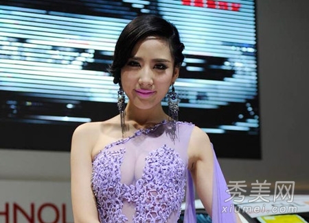 ���������� Ů��͸��¶�鴺������