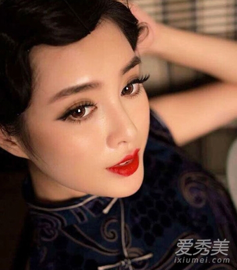 �����ߺ�Ů����Ѧ����˽���ع� �Ը�����