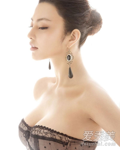 �޲����� D��Ů�����ش��ƴ