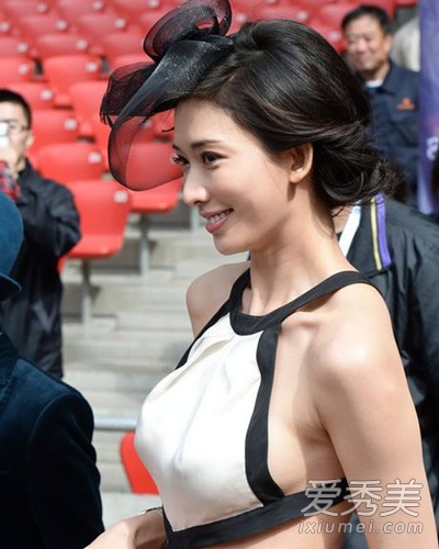 ������ޣ�Ů�Ǽ���¶����̫�Ը�